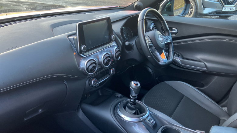 Nissan Juke 1.0 DiG-T 114 N-Connecta 5dr Petrol Hatchback